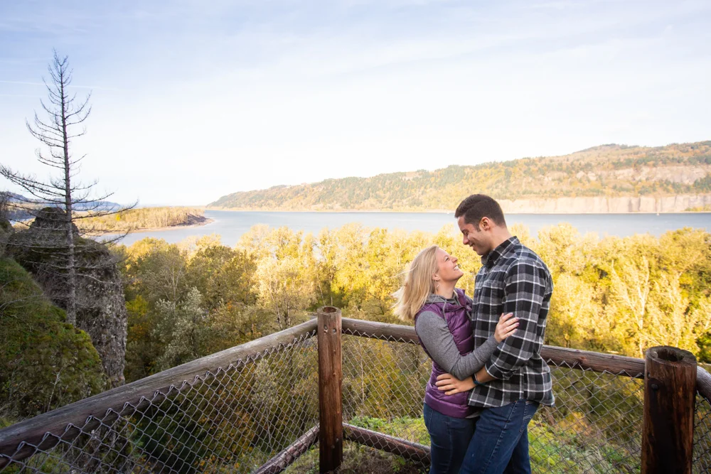 Columbia-Gorge-BridalVeil-Engagement-011.jpg