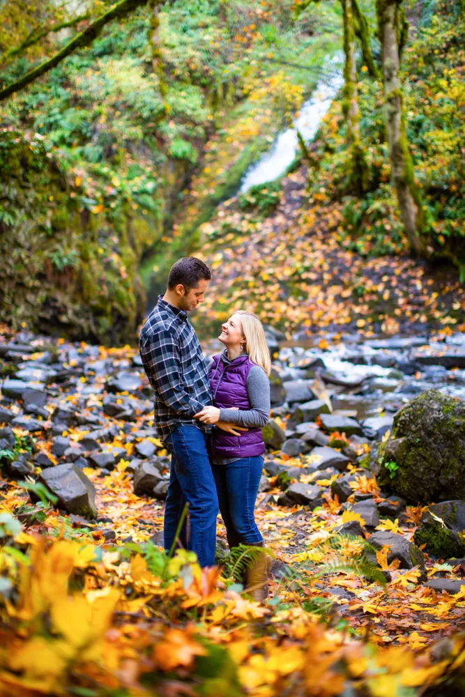 Columbia-Gorge-BridalVeil-Engagement-016.jpg