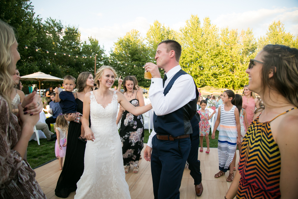 Oregon-Wedding-AtavistaFarm19_0157.jpg
