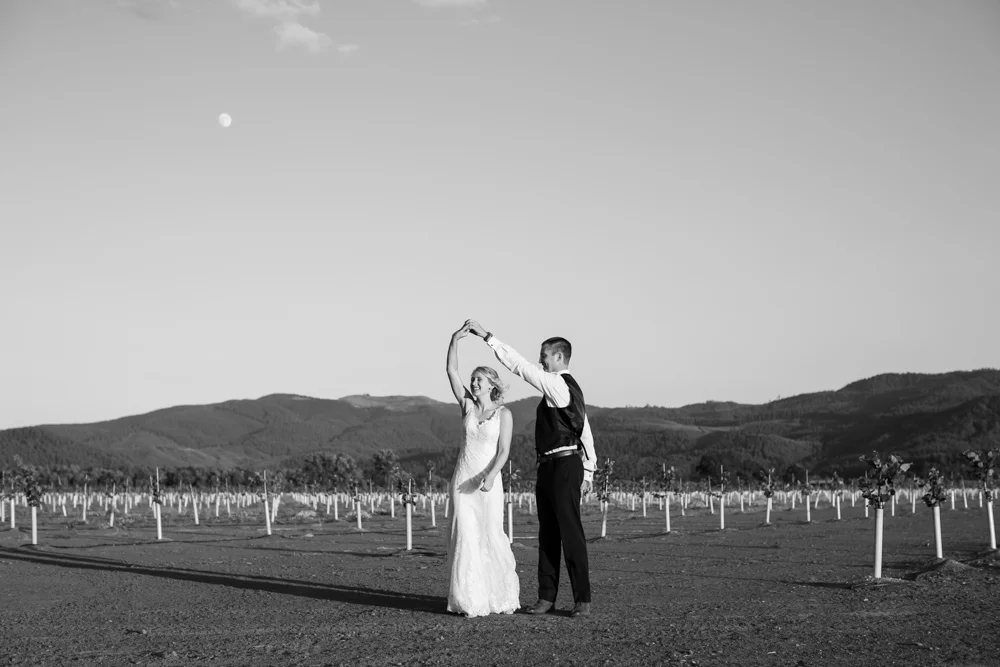 Oregon-Wedding-AtavistaFarm19_0181.jpg