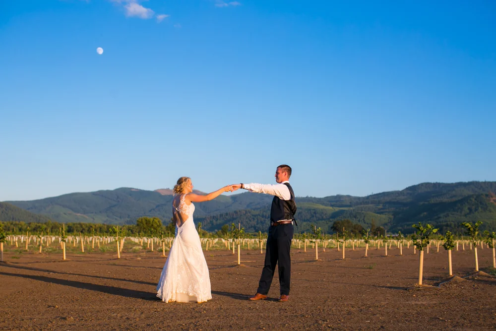 Oregon-Wedding-AtavistaFarm19_0183.jpg