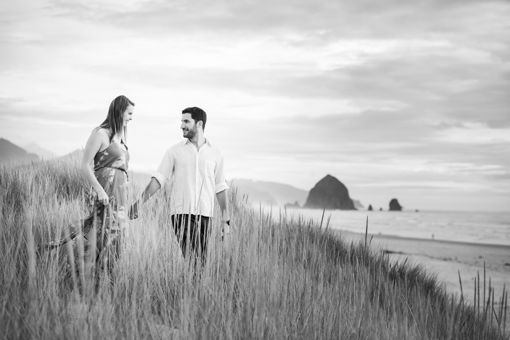 Cannon-Beach-Oregon-Engagement-DanRice_016.jpg