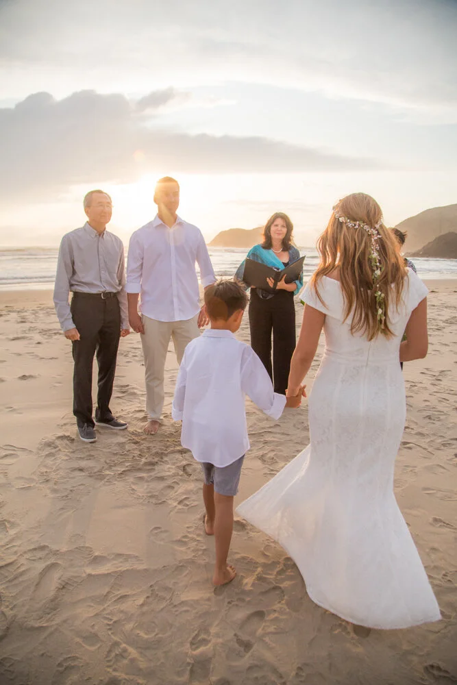 Oregon-Beach-Wedding-Ceremony-DanRice_055.jpg