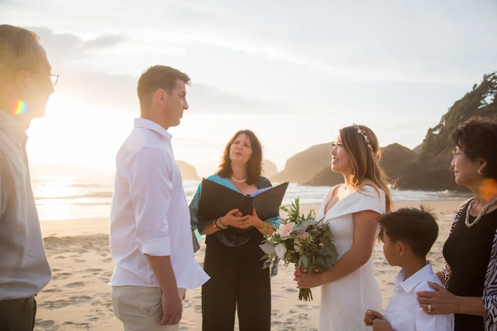 Oregon-Beach-Wedding-Ceremony-DanRice_056.jpg