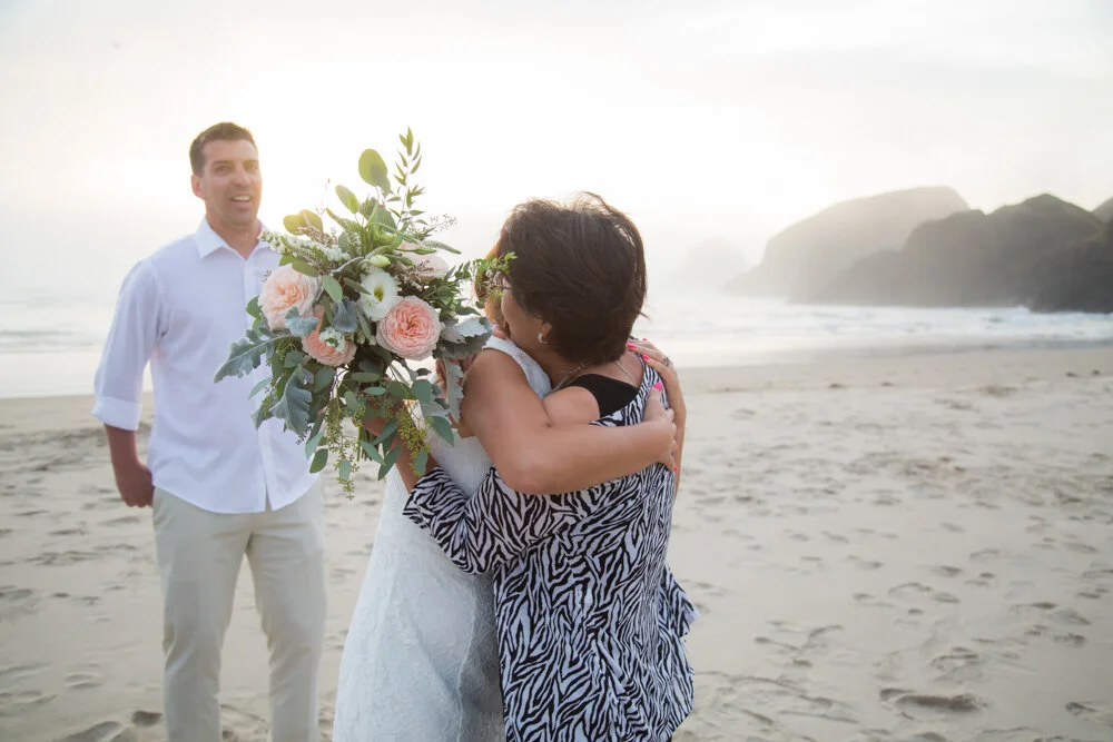 Oregon-Beach-Wedding-Ceremony-DanRice_068.jpg