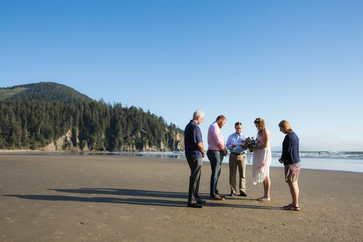 OregonCoast-Beach-Elopement-DanRice-Photography20_005.jpg