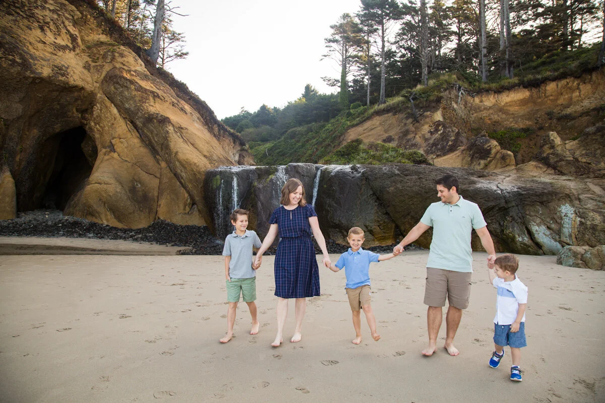 OregonCoast-HugPoint-Family-Photographer-DanRice20_007.jpg