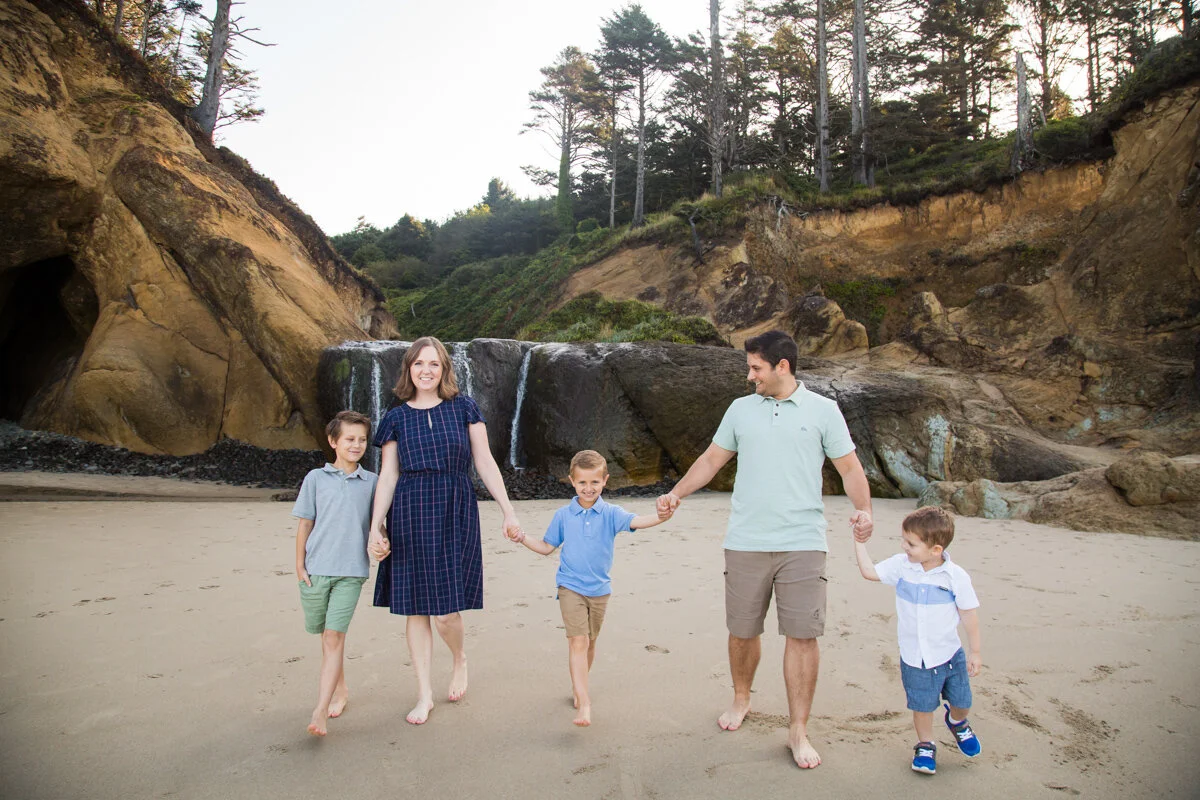 OregonCoast-HugPoint-Family-Photographer-DanRice20_008.jpg