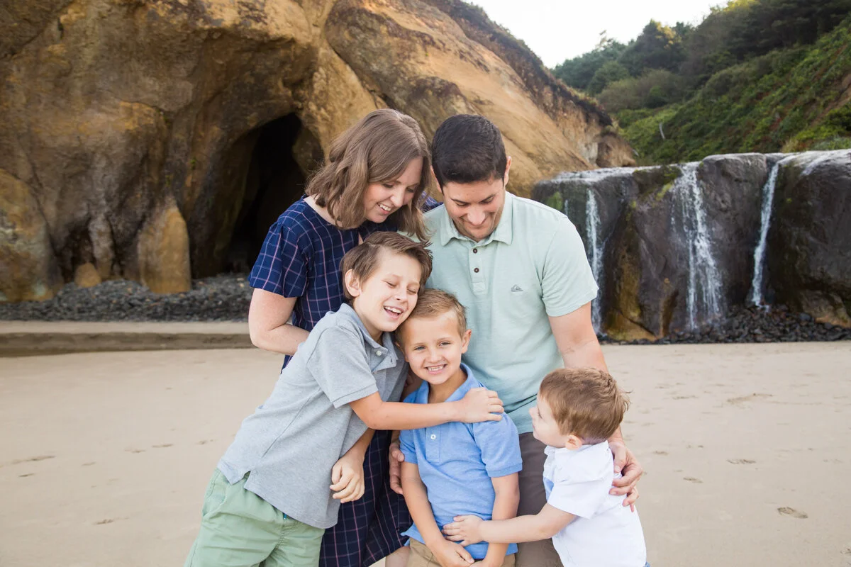 OregonCoast-HugPoint-Family-Photographer-DanRice20_010.jpg