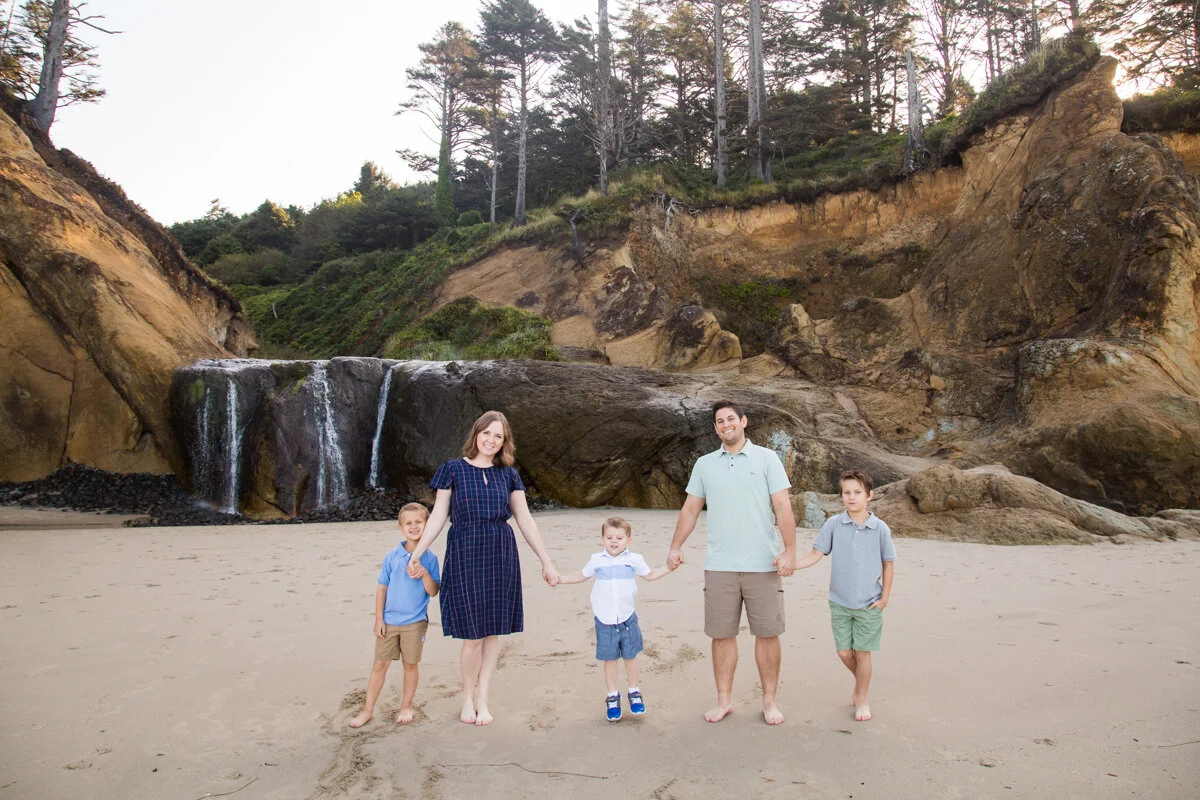 OregonCoast-HugPoint-Family-Photographer-DanRice20_012.jpg