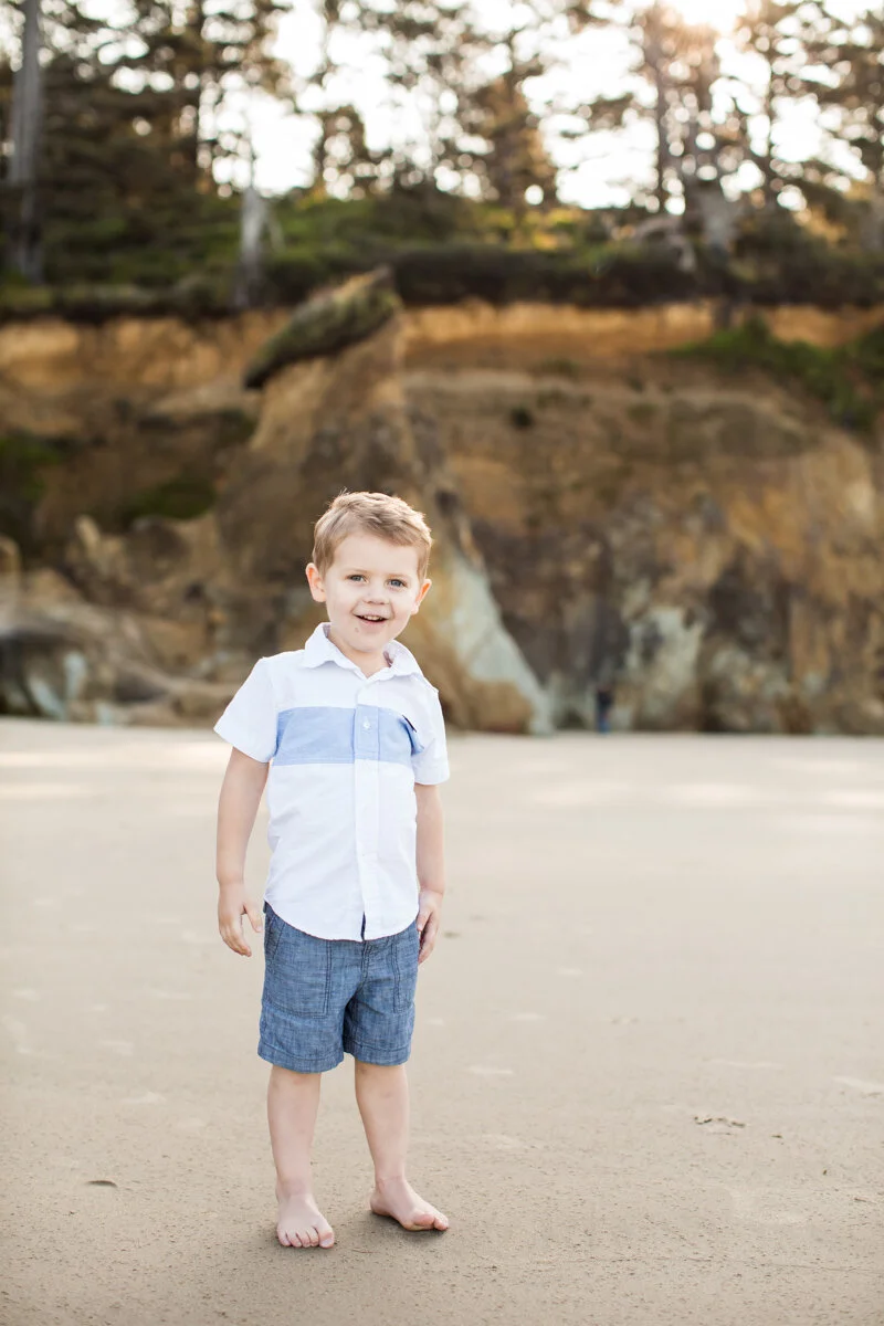 OregonCoast-HugPoint-Family-Photographer-DanRice20_023.jpg