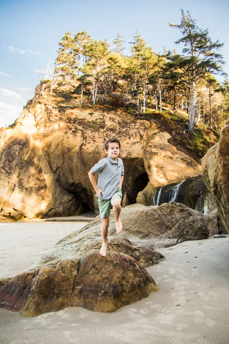 OregonCoast-HugPoint-Family-Photographer-DanRice20_031.jpg