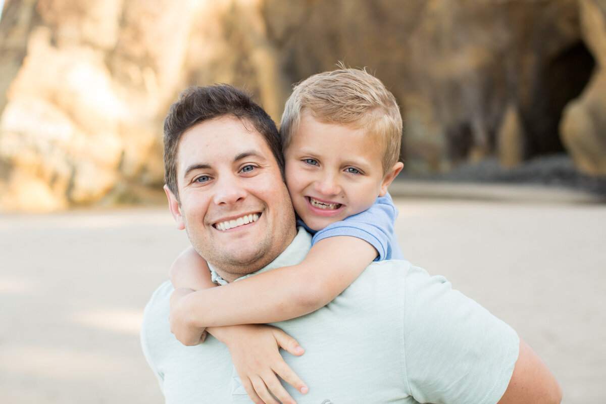 OregonCoast-HugPoint-Family-Photographer-DanRice20_036.jpg