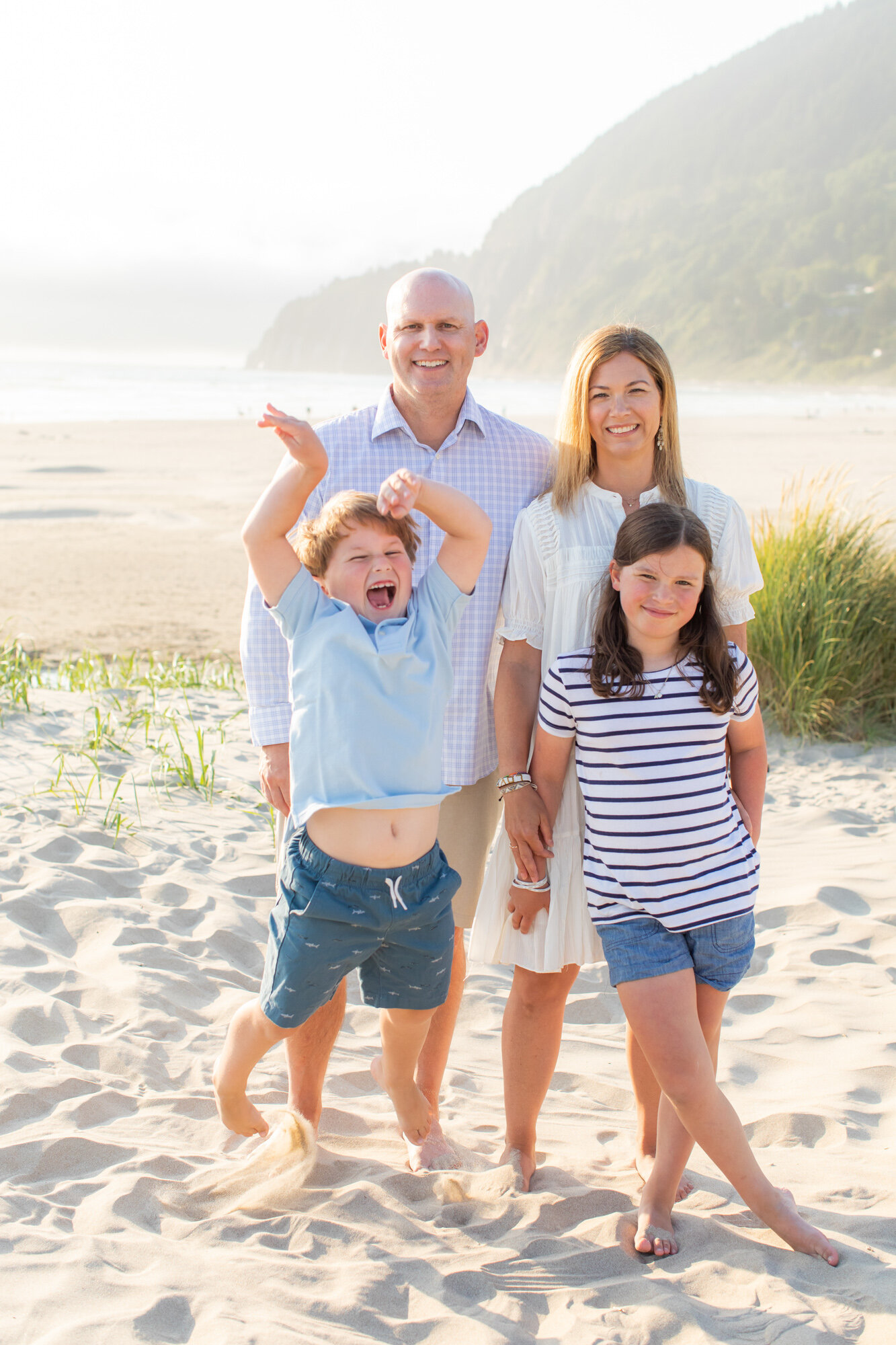 Manzanita-OregonCoast-Family-Photographer-DanRice20_025.jpg