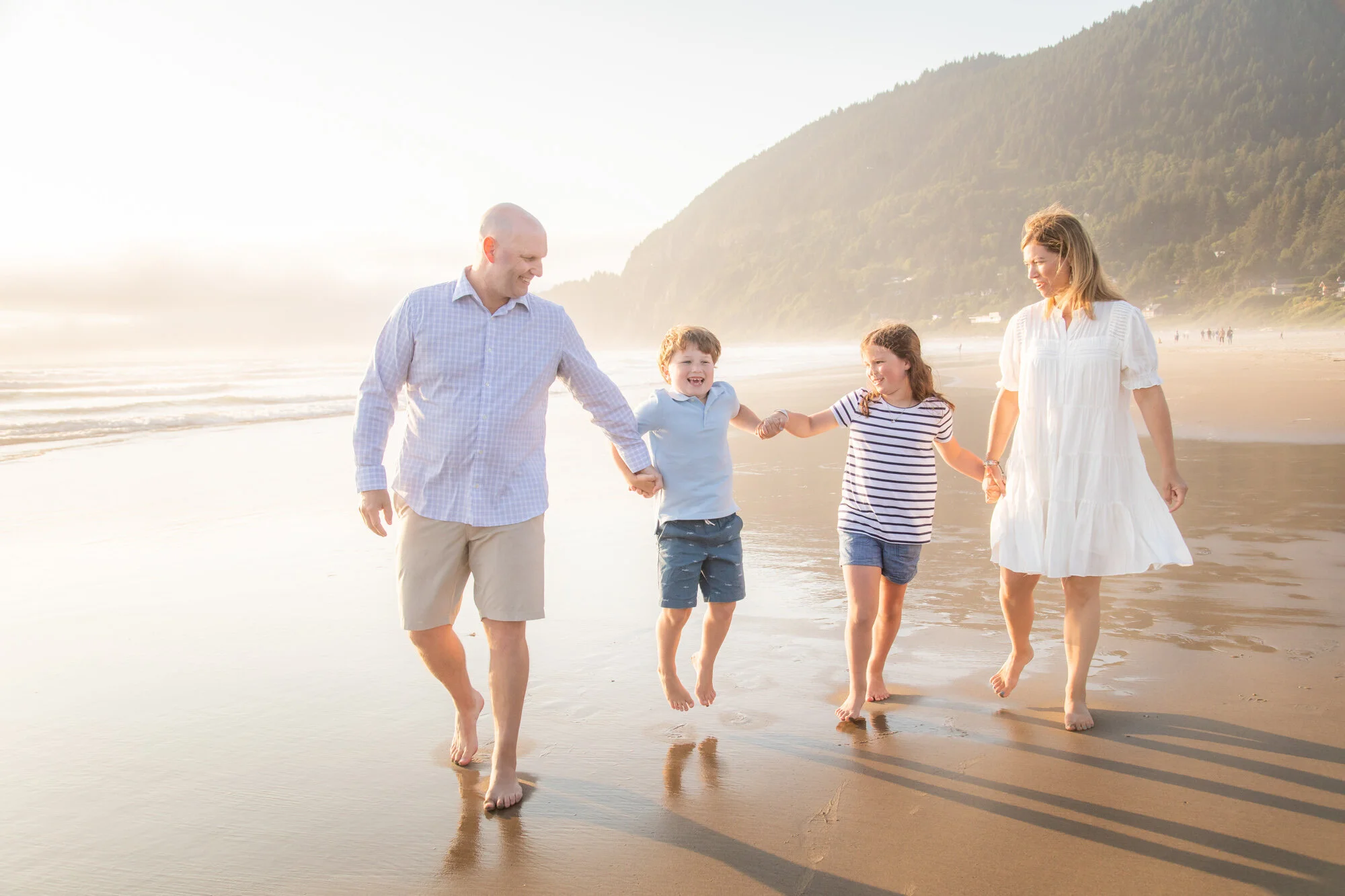Manzanita-OregonCoast-Family-Photographer-DanRice20_052.jpg