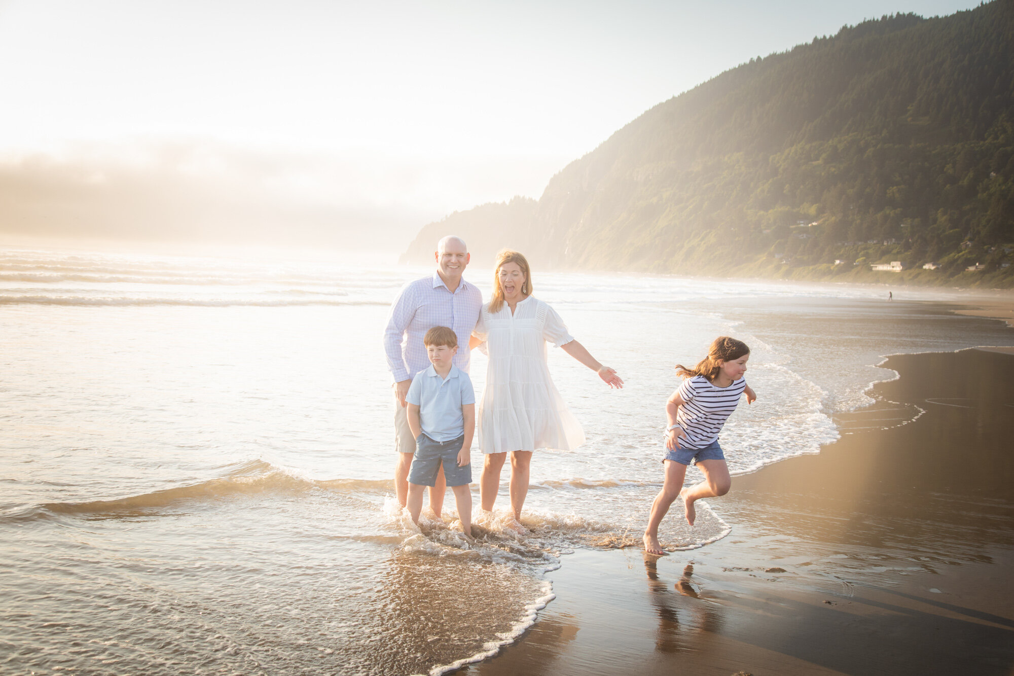 Manzanita-OregonCoast-Family-Photographer-DanRice20_055.jpg