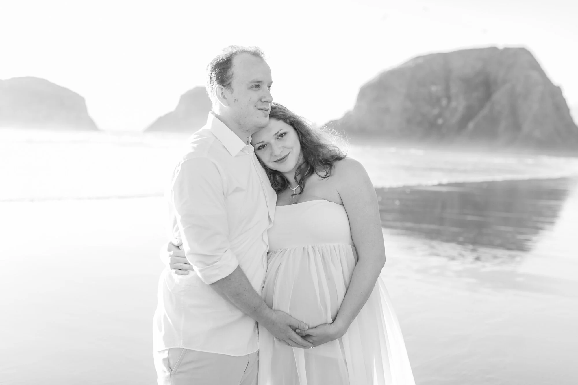 Maternity-Photographer-CannonBeach-OregonCoast-DanRice20_018.jpg