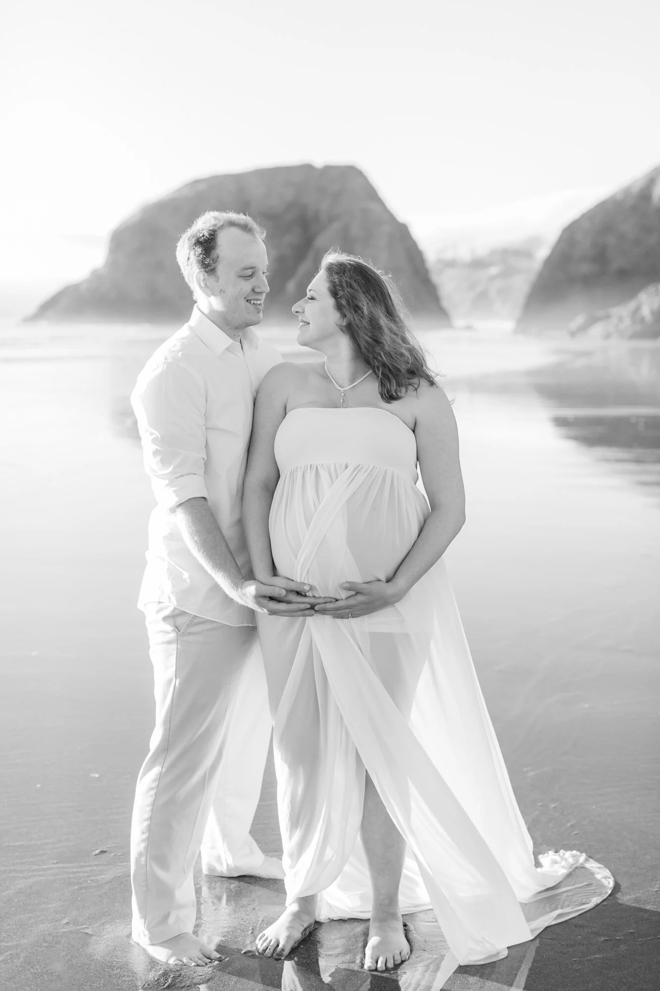 Maternity-Photographer-CannonBeach-OregonCoast-DanRice20_032.jpg