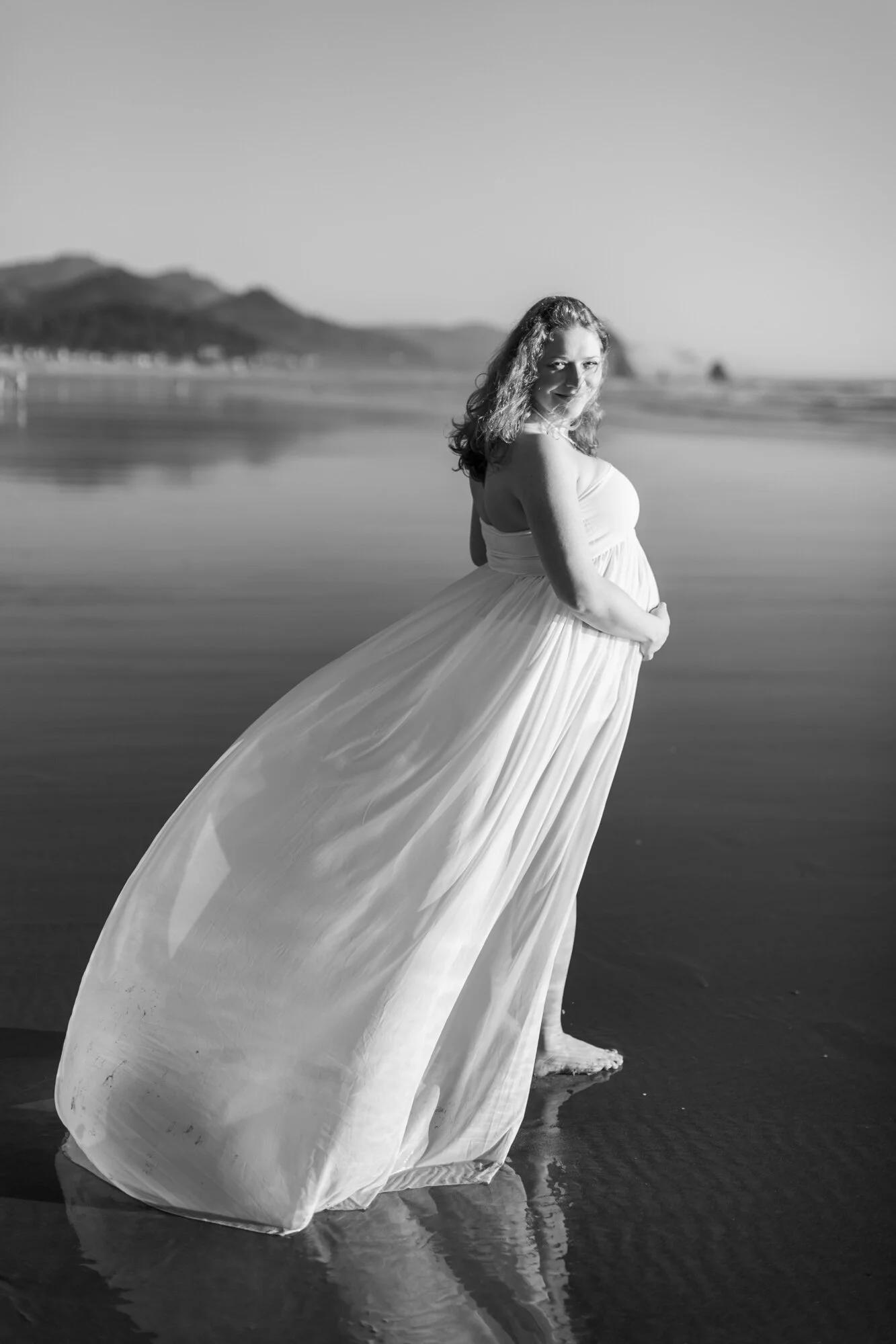 Maternity-Photographer-CannonBeach-OregonCoast-DanRice20_034.jpg