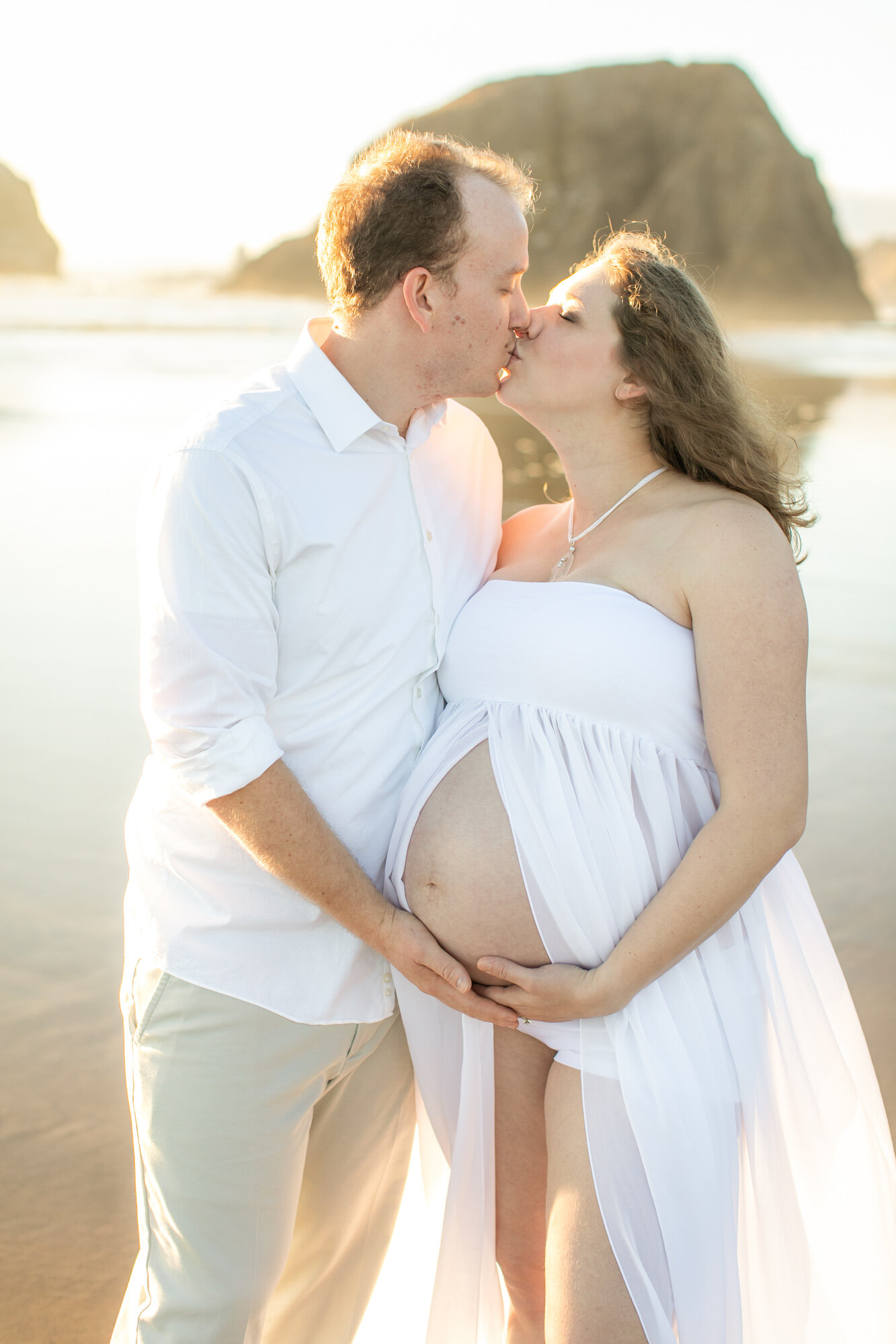 Maternity-Photographer-CannonBeach-OregonCoast-DanRice20_020.jpg