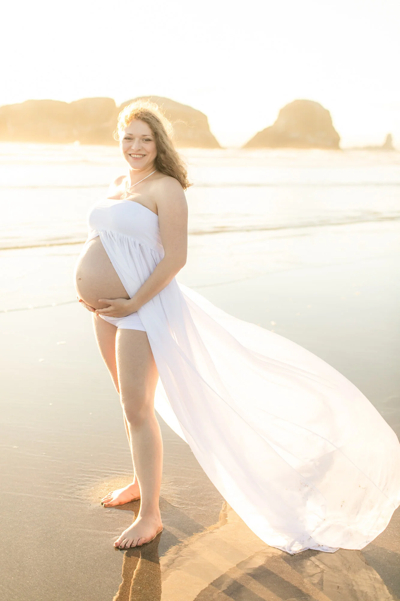 Maternity-Photographer-CannonBeach-OregonCoast-DanRice20_026.jpg