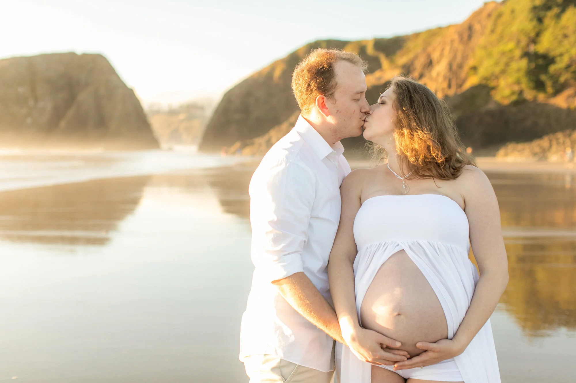 Maternity-Photographer-CannonBeach-OregonCoast-DanRice20_031.jpg