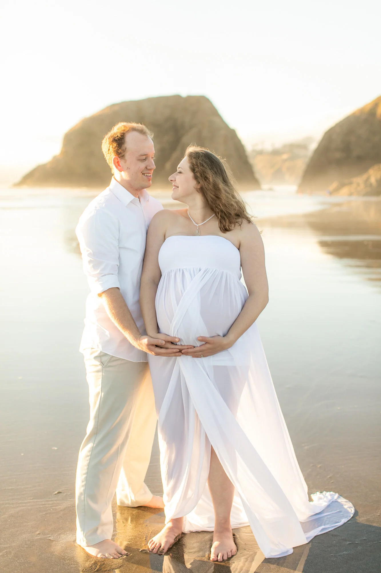 Maternity-Photographer-CannonBeach-OregonCoast-DanRice20_033.jpg