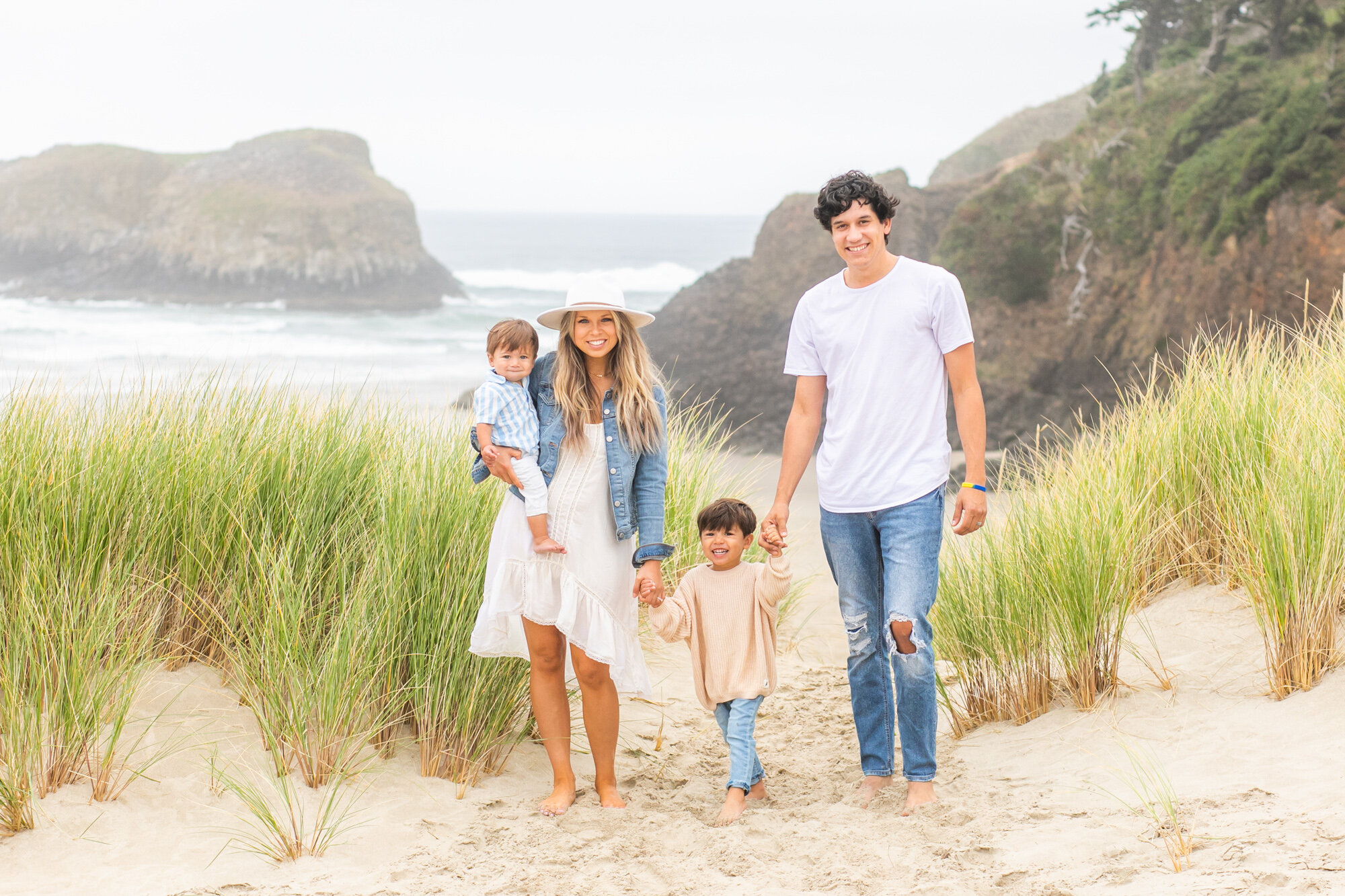 CannonBeach-Family-Photo-Session-DanRice20_001.jpg