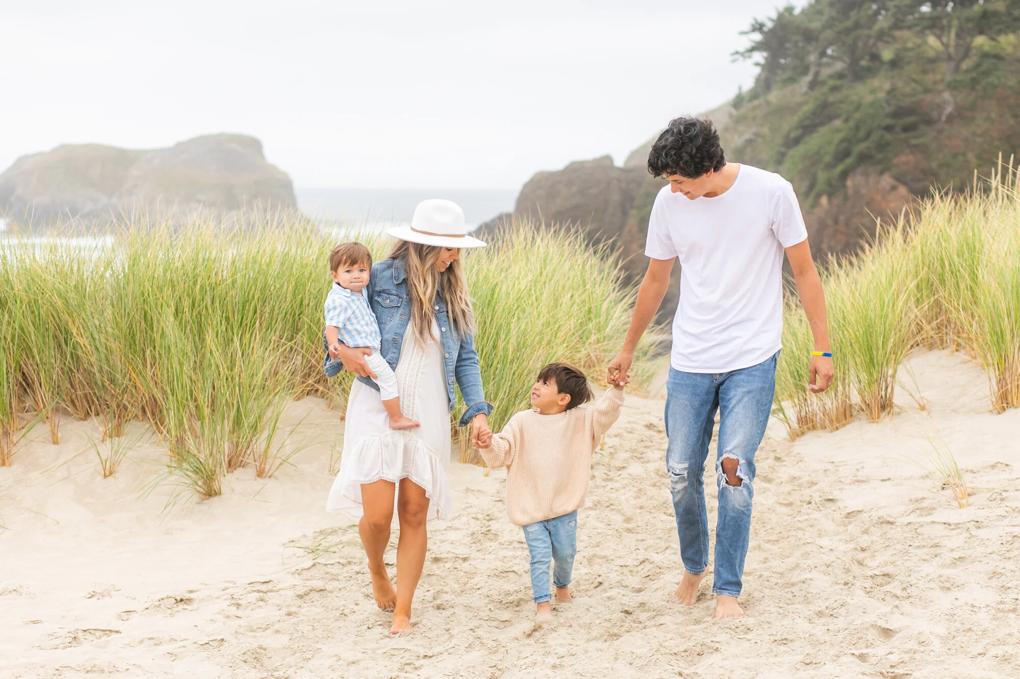CannonBeach-Family-Photo-Session-DanRice20_014.jpg