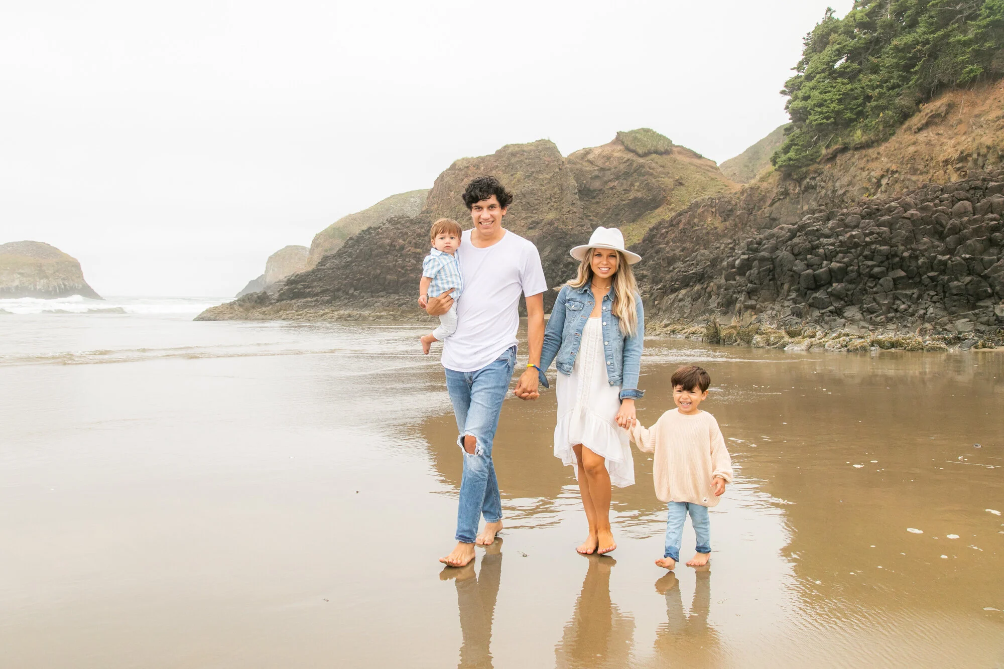 CannonBeach-Family-Photo-Session-DanRice20_019.jpg