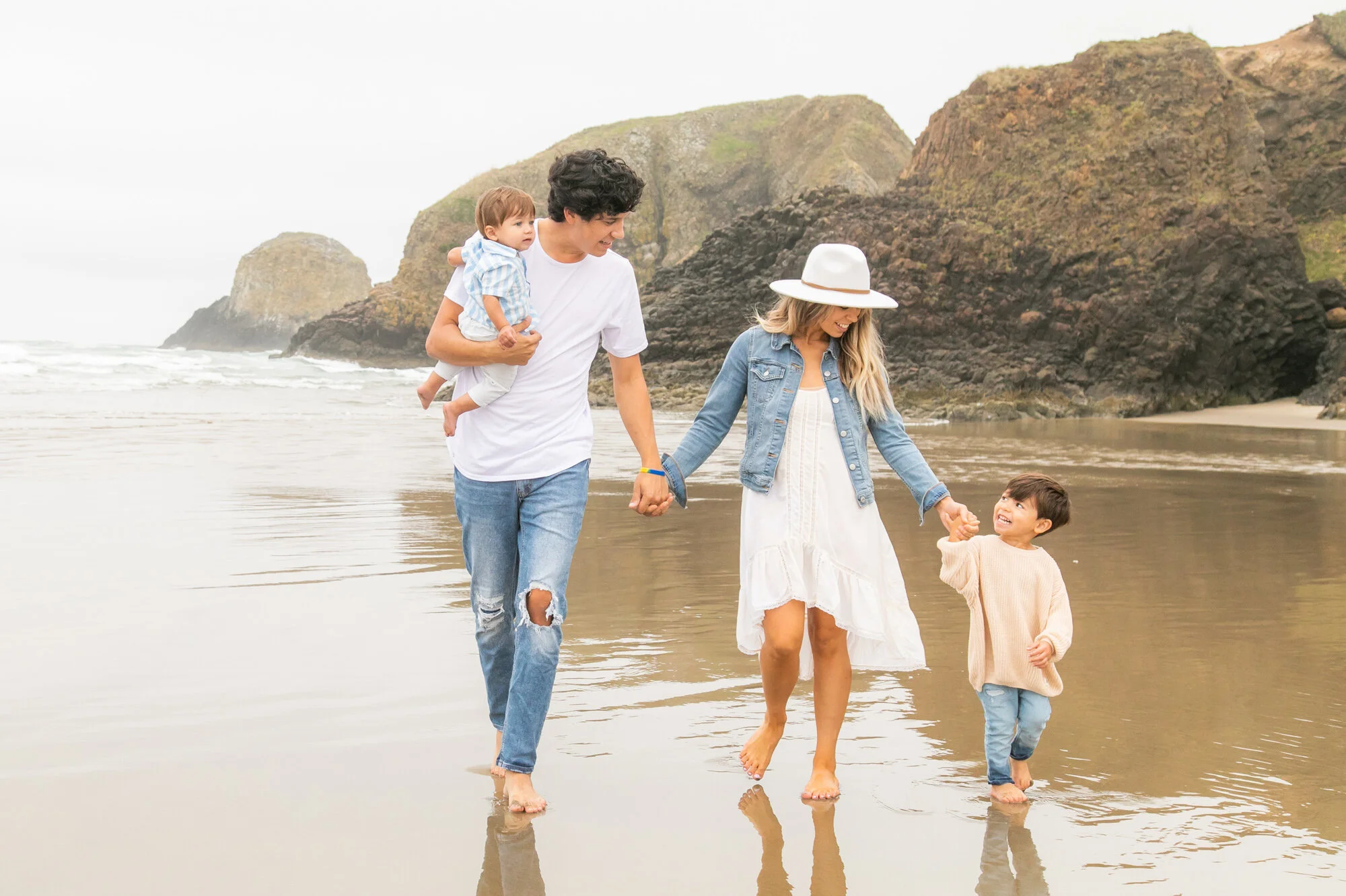 CannonBeach-Family-Photo-Session-DanRice20_020.jpg