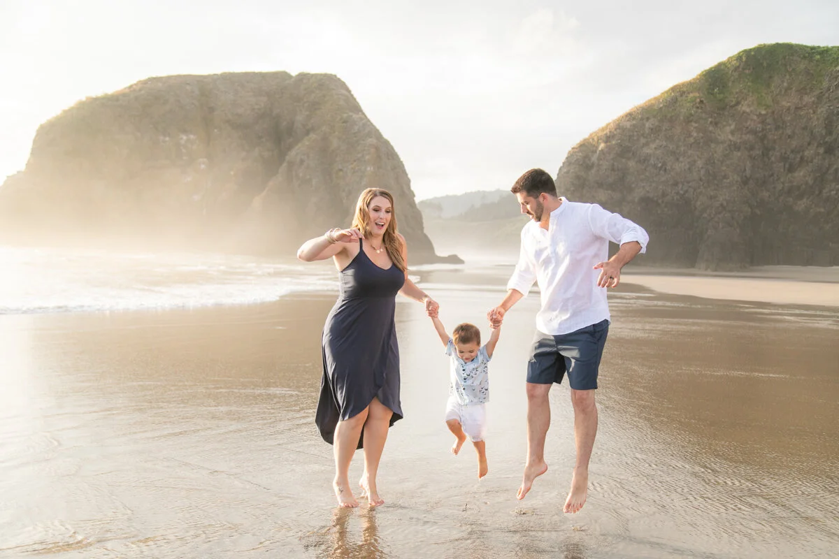 CannonBeach-Family-Photographer-DanRice21_017.jpg