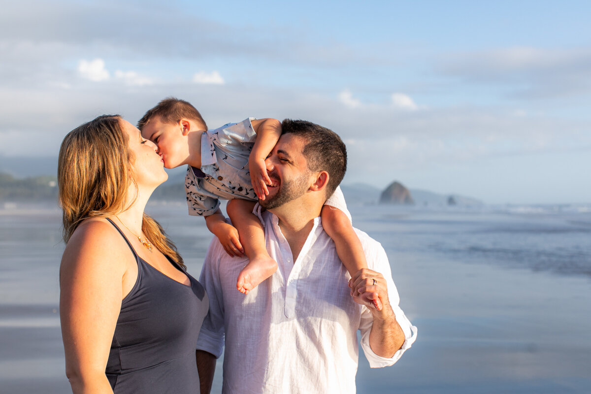 CannonBeach-Family-Photographer-DanRice21_024.jpg