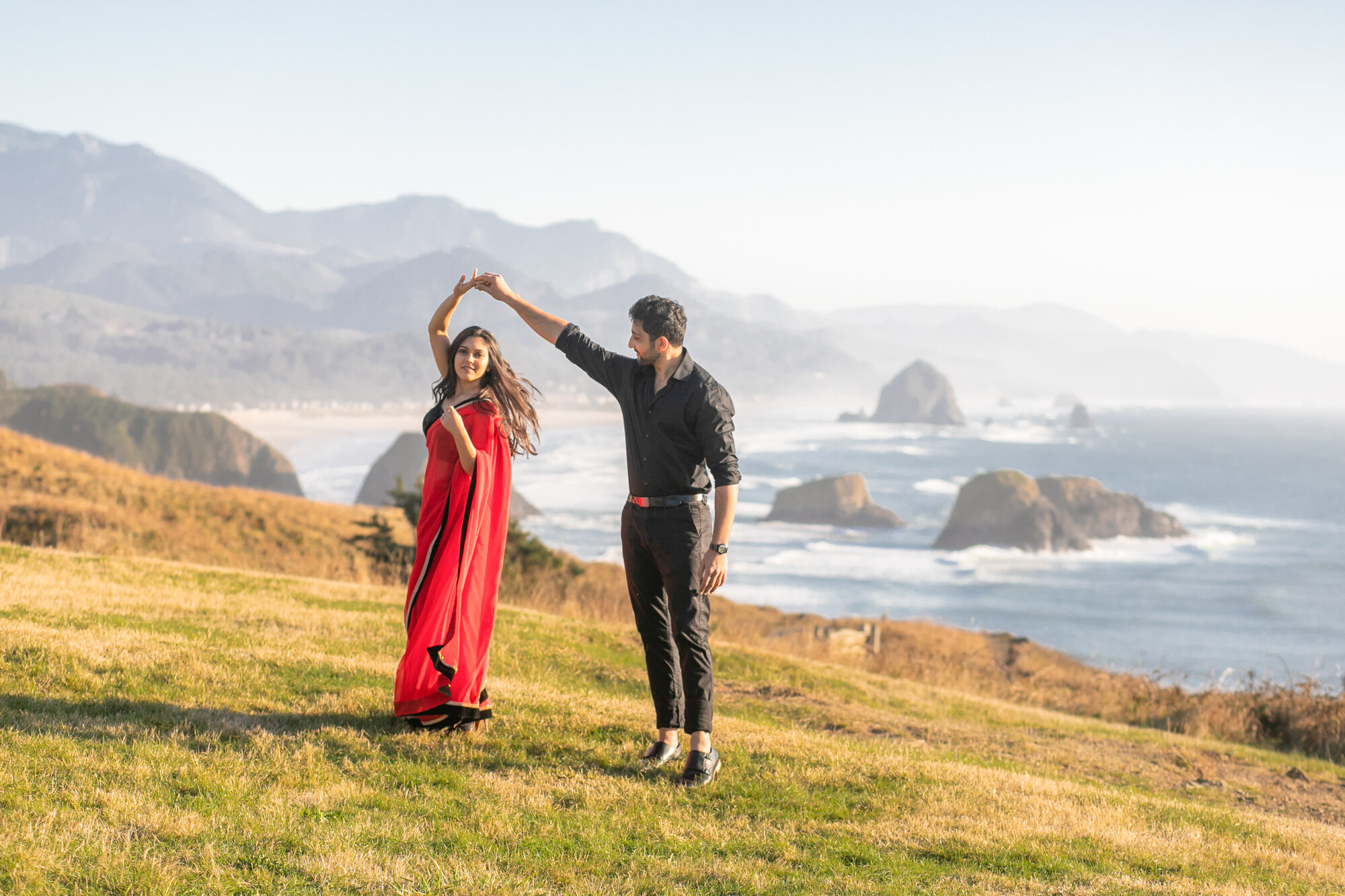 EcolaStatePark-CannonBeach-Engagement-Photographer-DanRice21_003.jpg