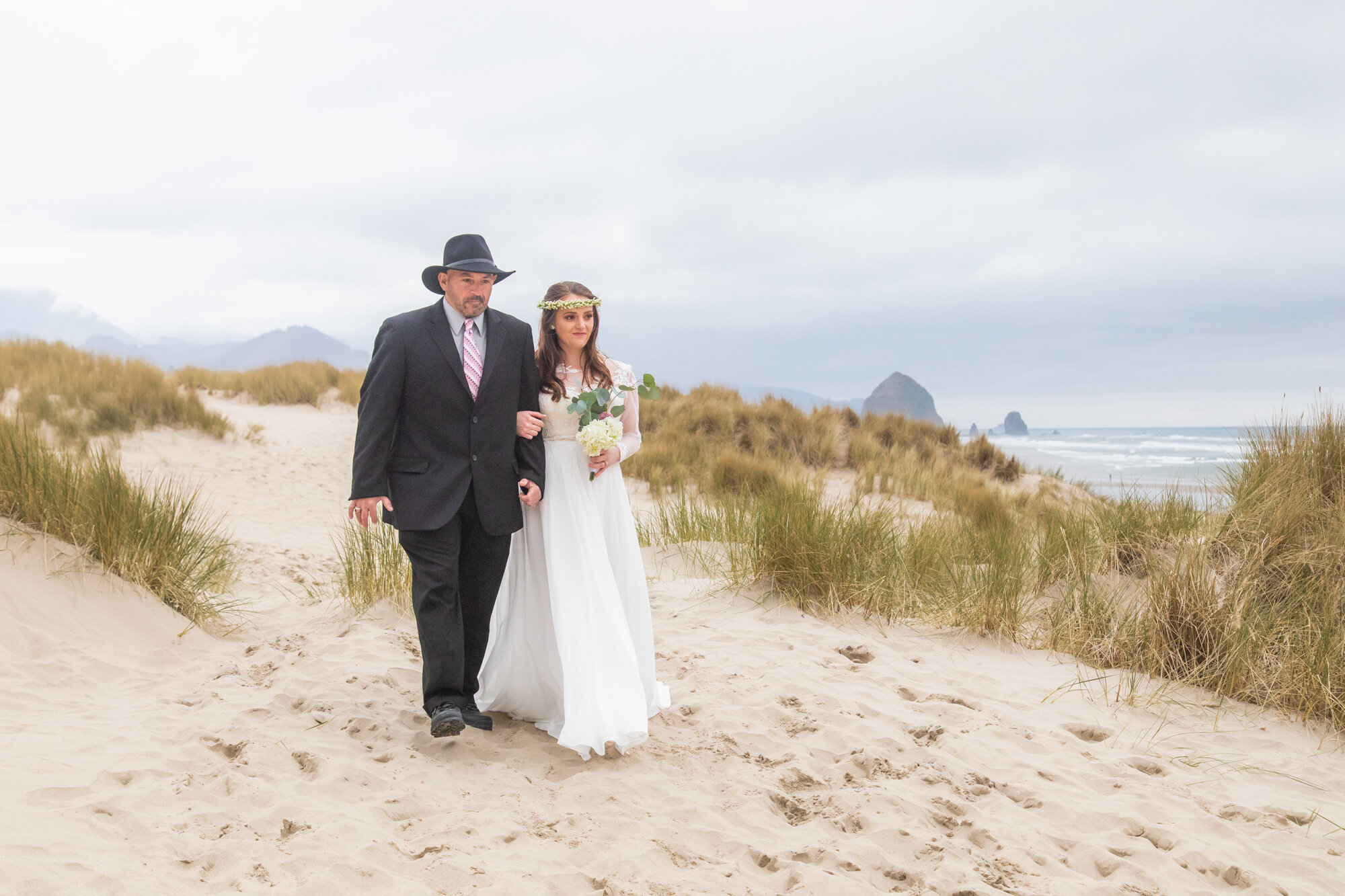 CannonBeach-Elopement-Photographer-DanRice21_017.jpg