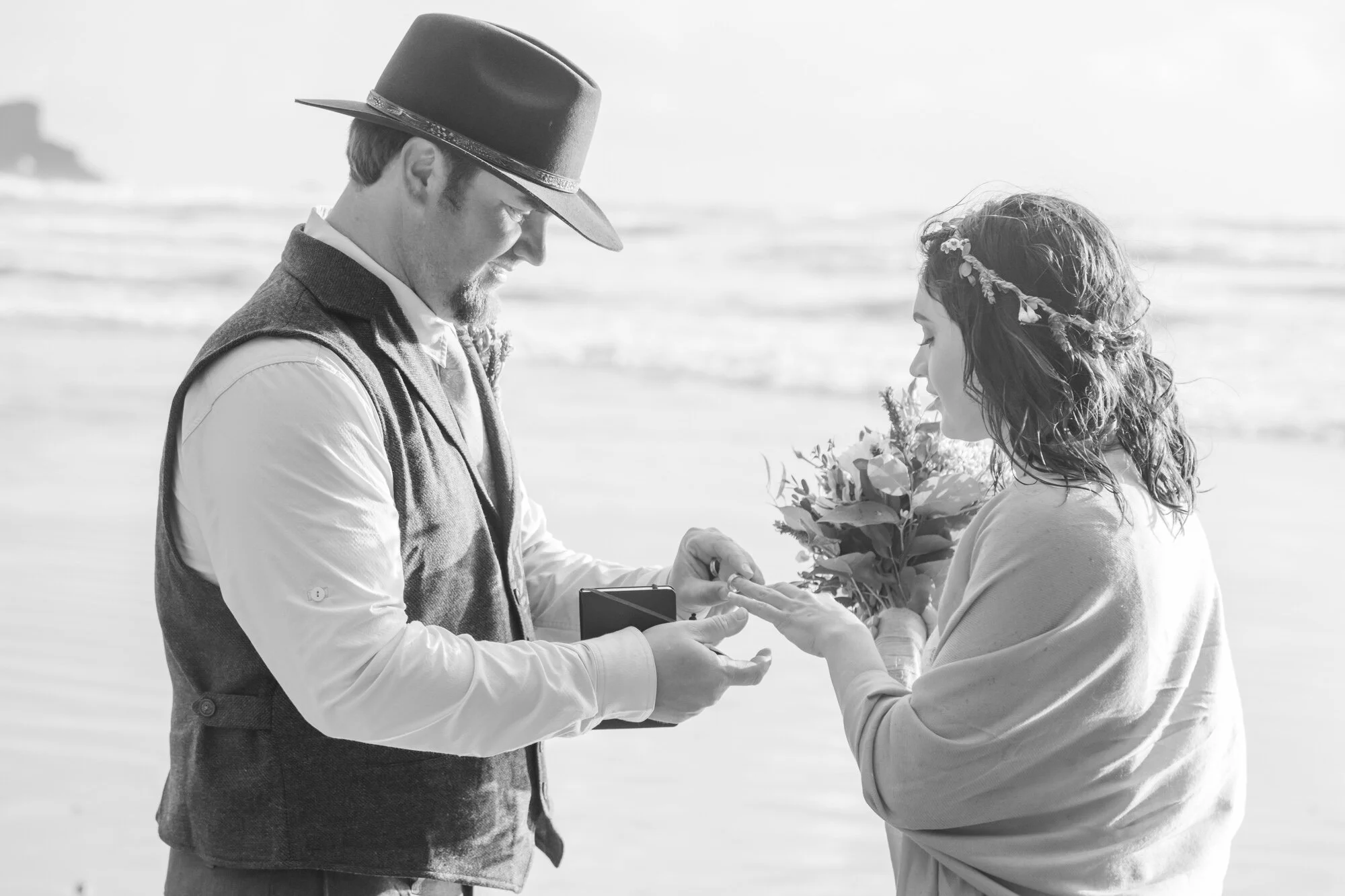 EcolaStatePark-IndianBeach-Elopement-DanRice-March2021_034.jpg