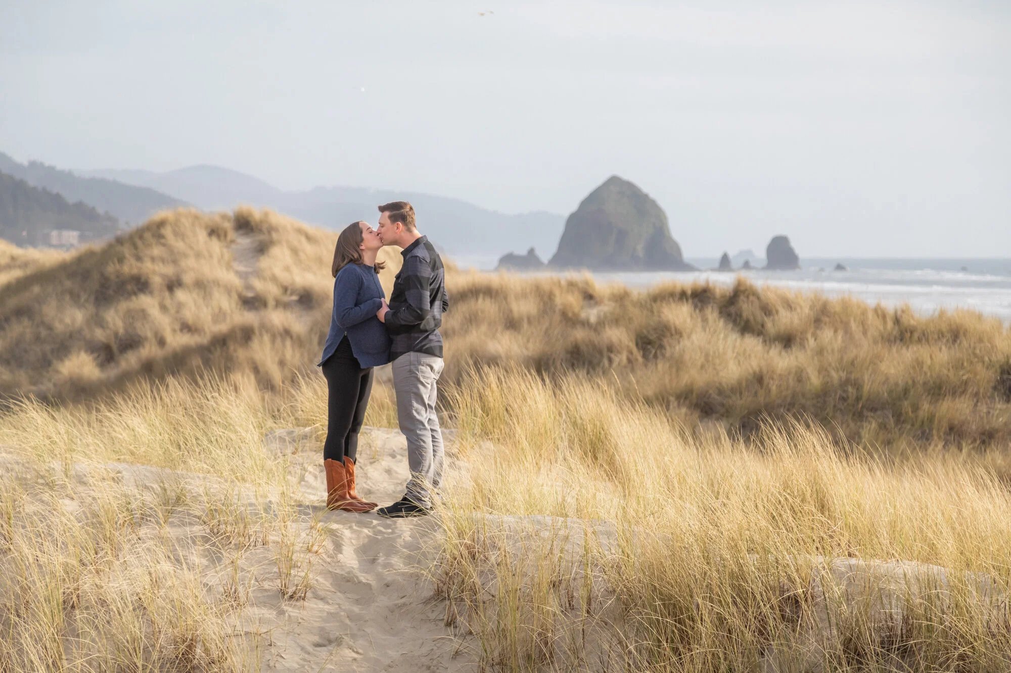 DanRice-CannonBeach-Maternity-Photo-Session21_001.jpg