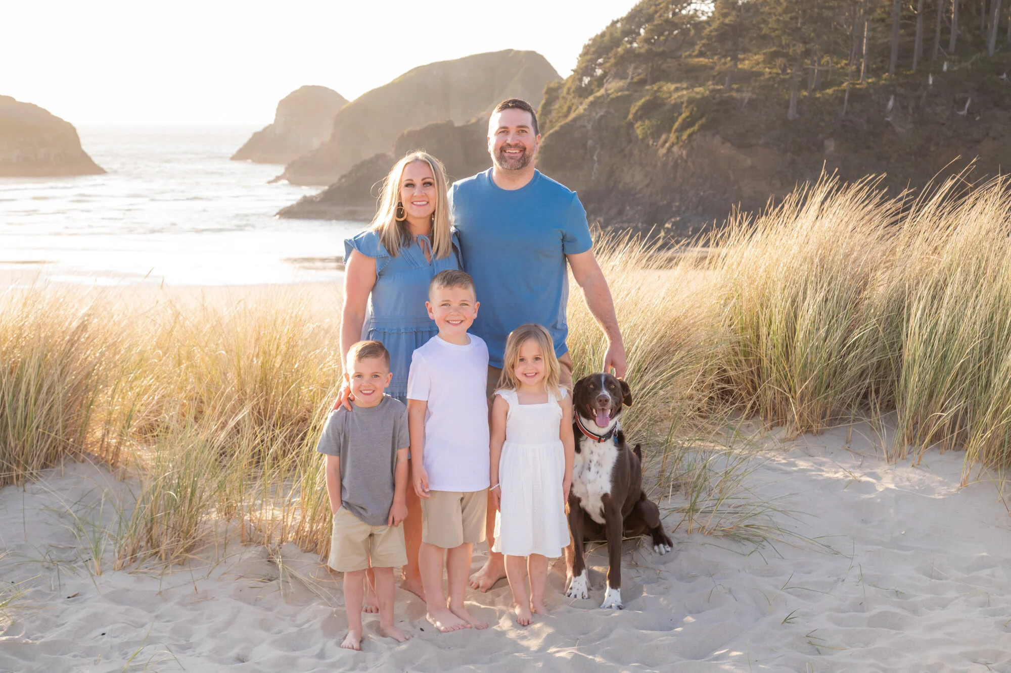 CannonBeach-Family-Photography-April-2021_009.jpg