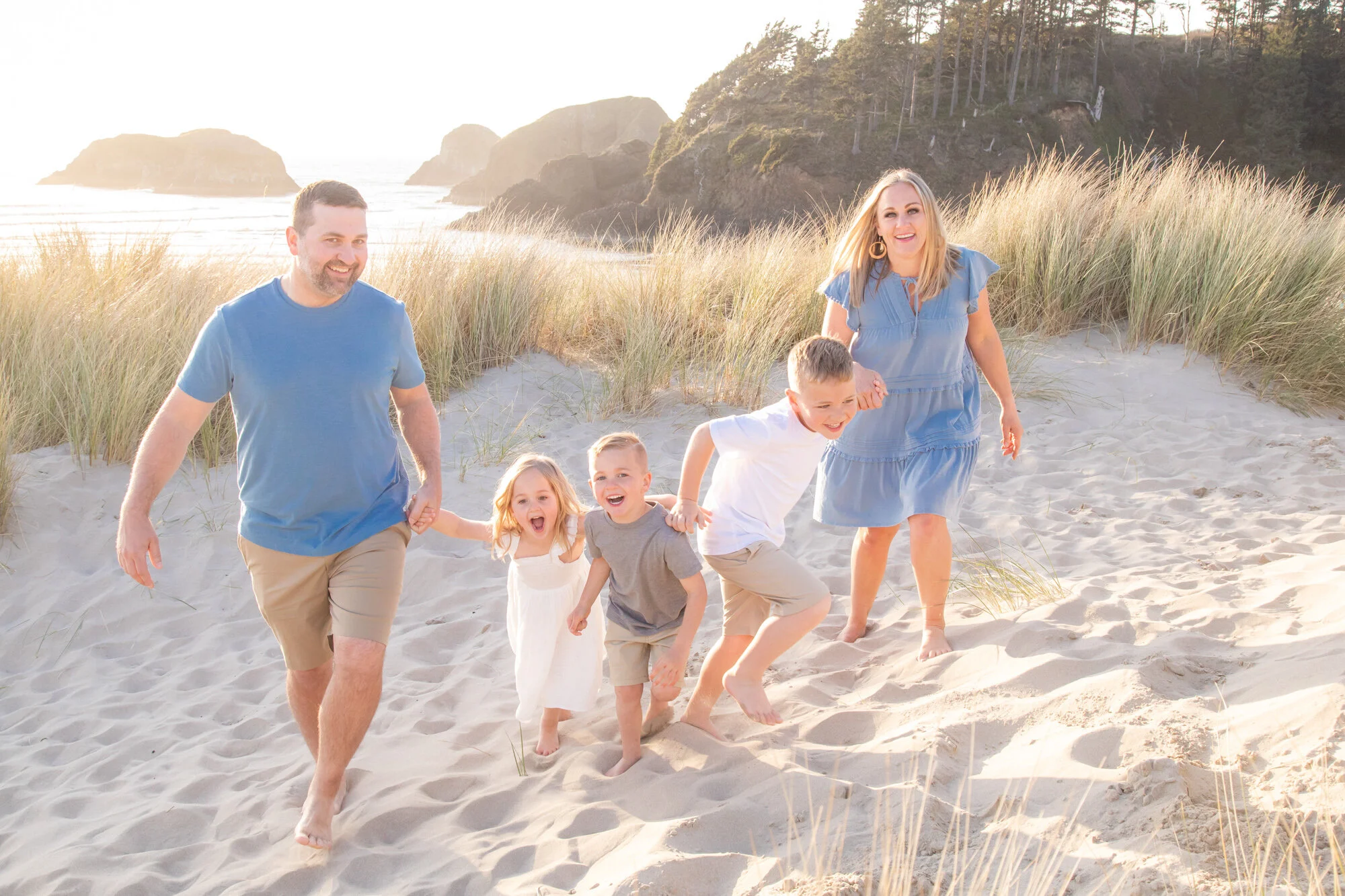 CannonBeach-Family-Photography-April-2021_021.jpg