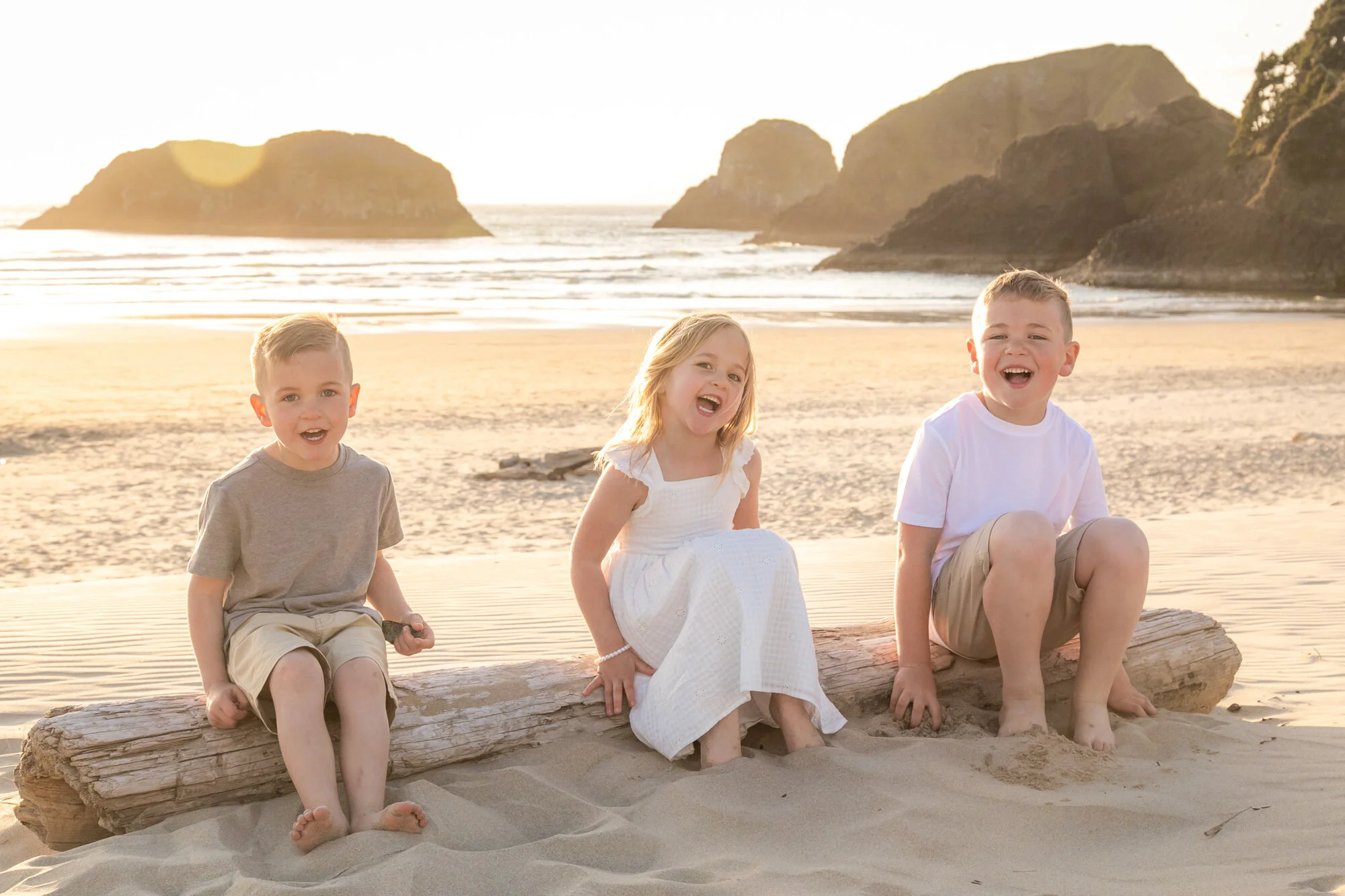 CannonBeach-Family-Photography-April-2021_032.jpg