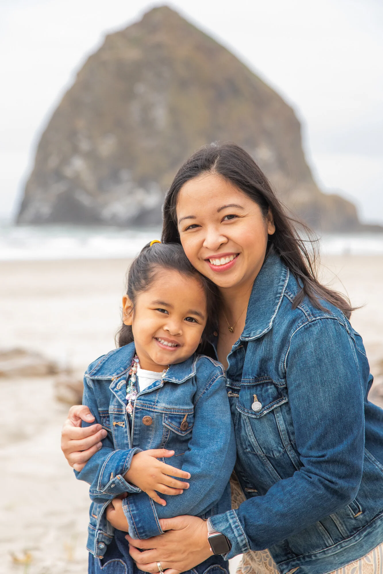 CannonBeach-Family-PhotoSesession-HaystackRock-DanRice21_003.jpg