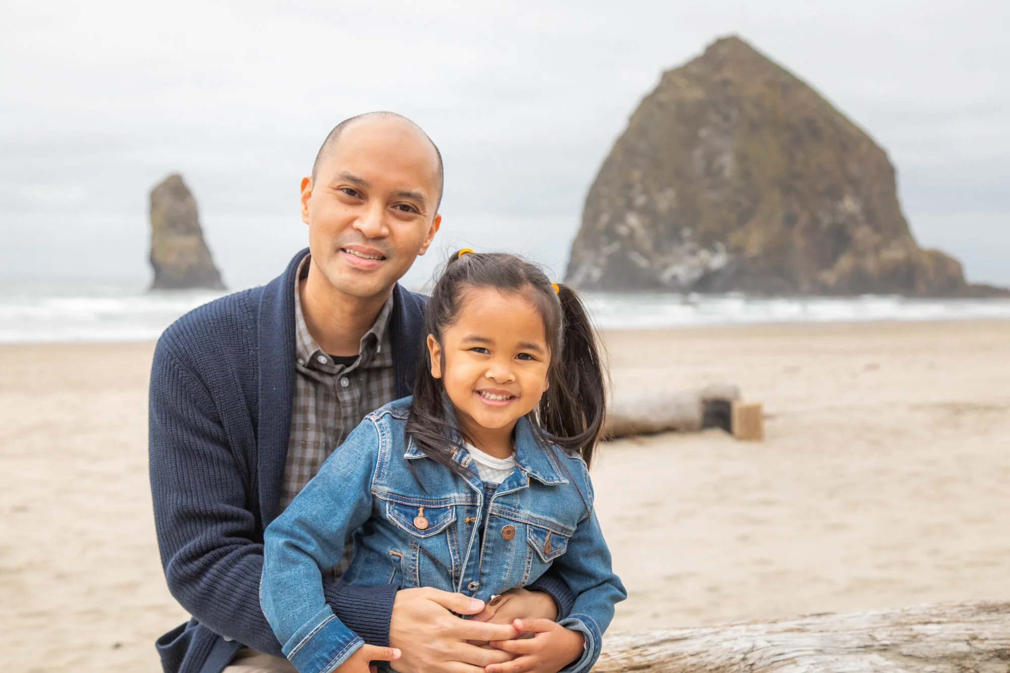 CannonBeach-Family-PhotoSesession-HaystackRock-DanRice21_010.jpg