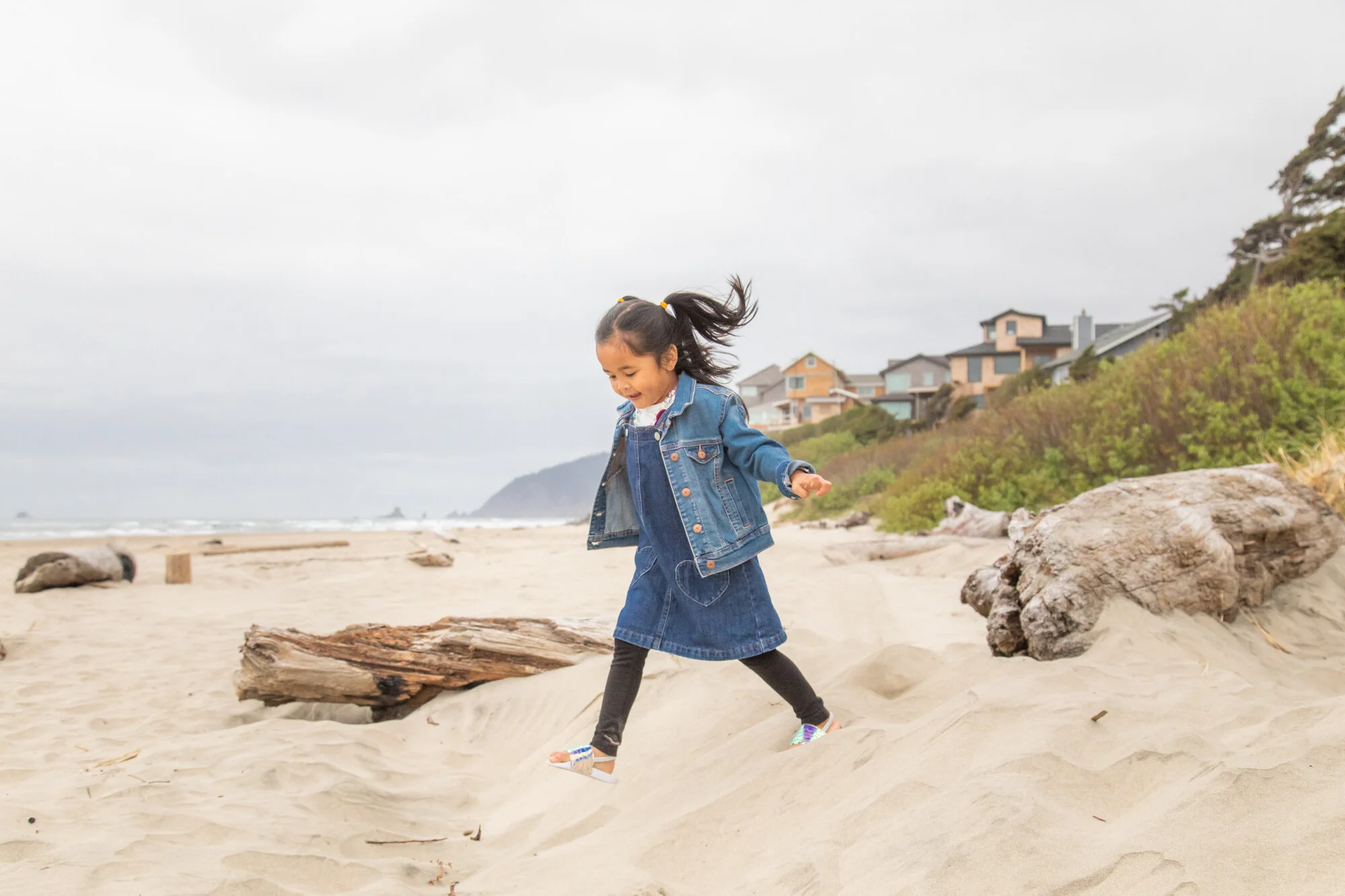 CannonBeach-Family-PhotoSesession-HaystackRock-DanRice21_012.jpg