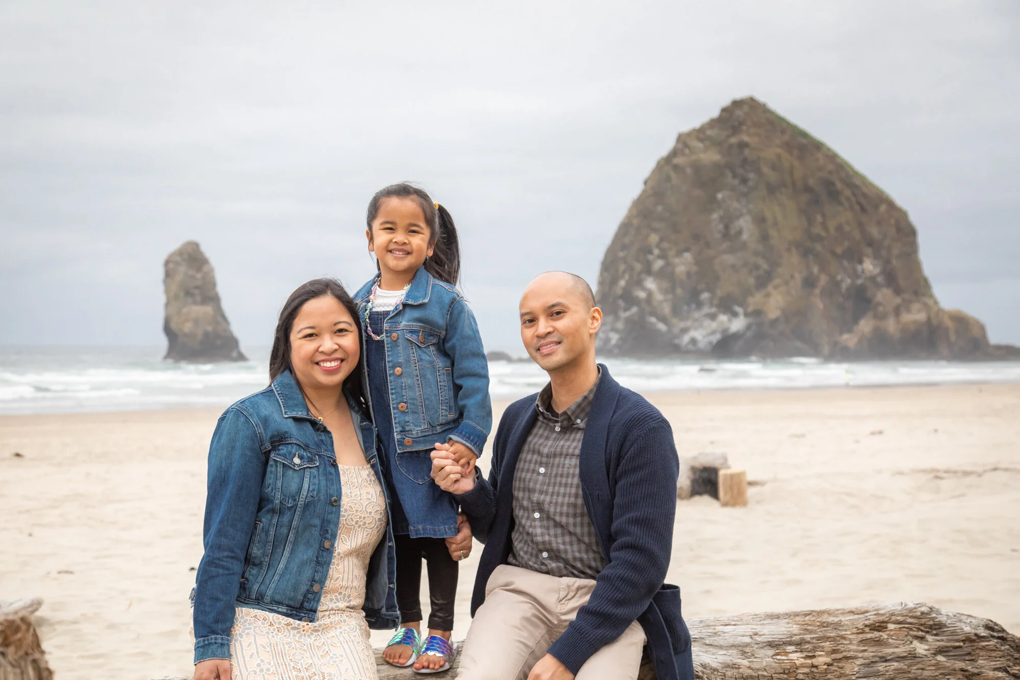 CannonBeach-Family-PhotoSesession-HaystackRock-DanRice21_022.jpg