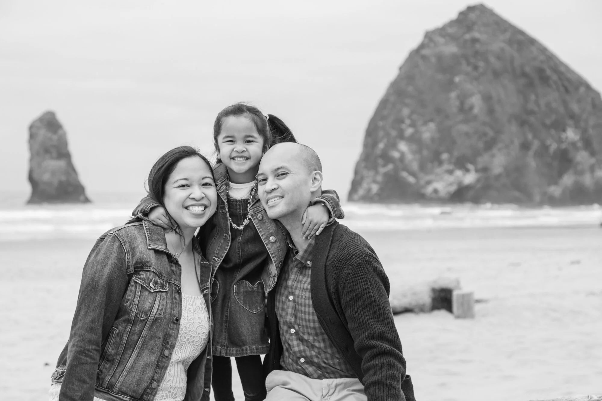 CannonBeach-Family-PhotoSesession-HaystackRock-DanRice21_023.jpg