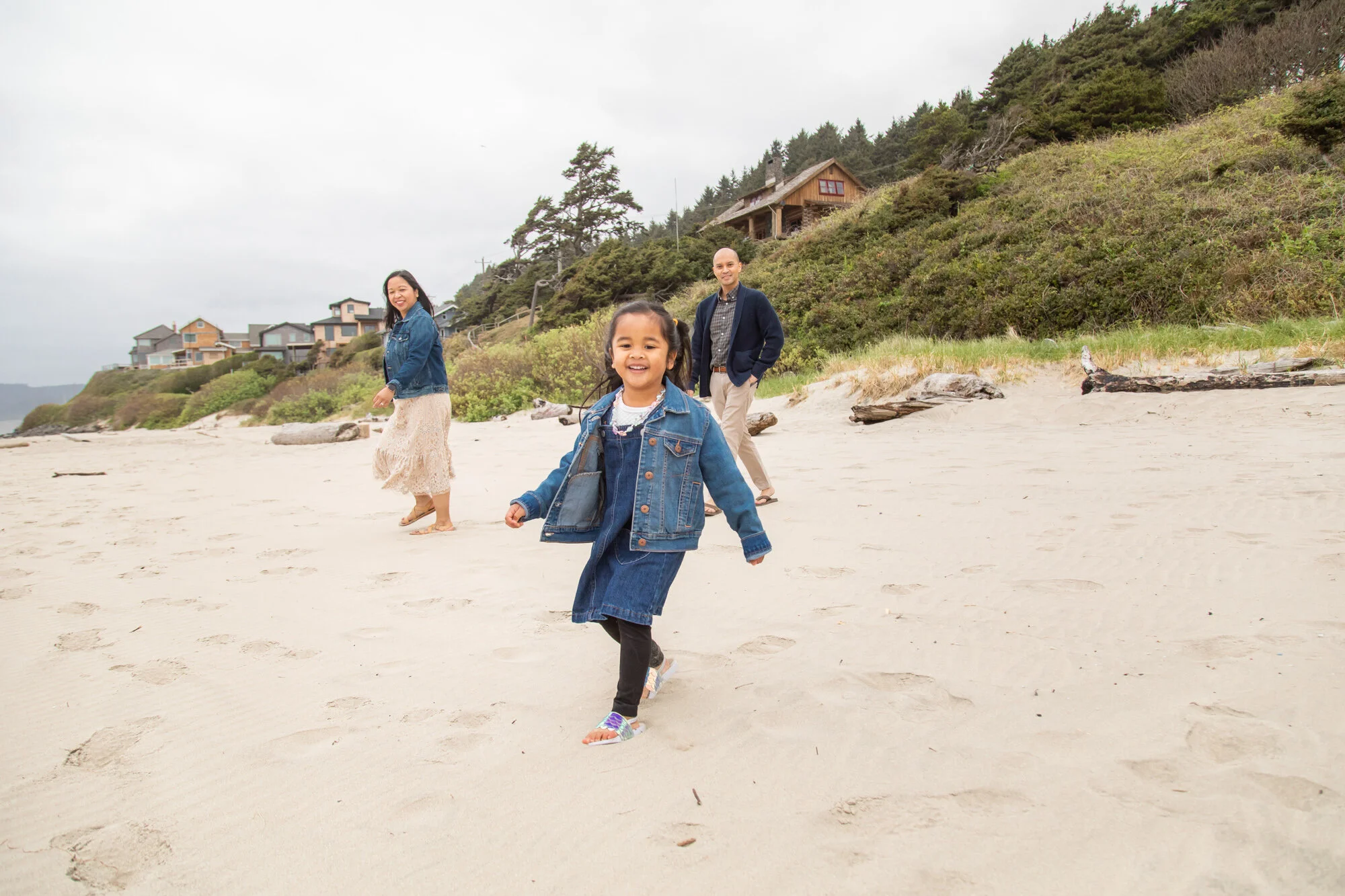 CannonBeach-Family-PhotoSesession-HaystackRock-DanRice21_032.jpg
