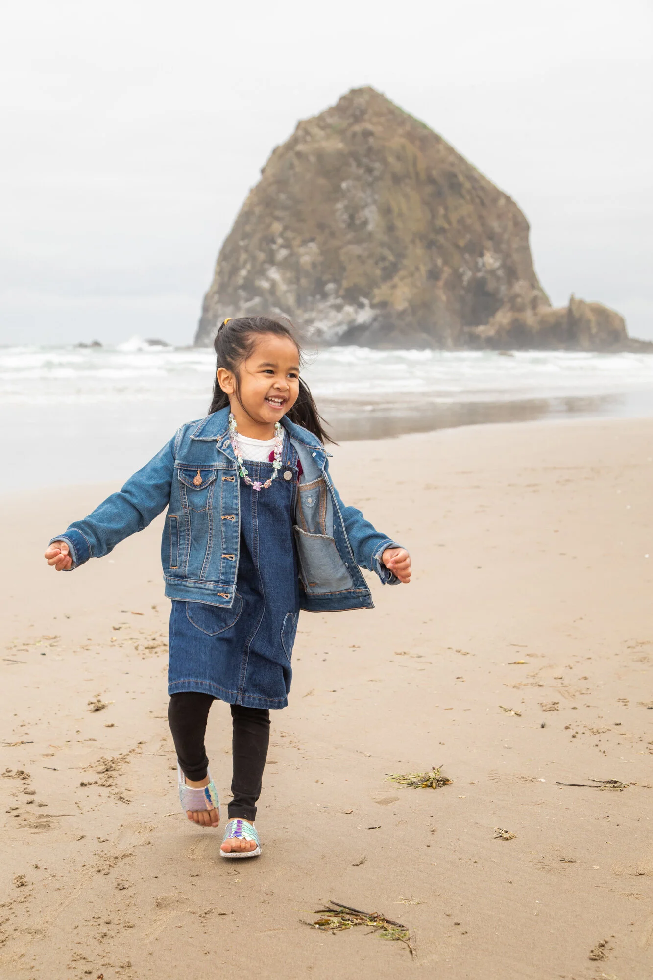 CannonBeach-Family-PhotoSesession-HaystackRock-DanRice21_040.jpg