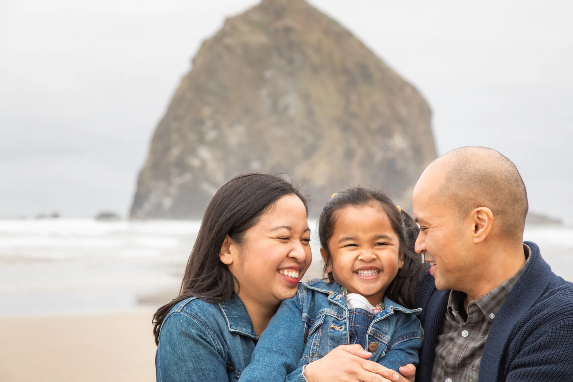 CannonBeach-Family-PhotoSesession-HaystackRock-DanRice21_052.jpg