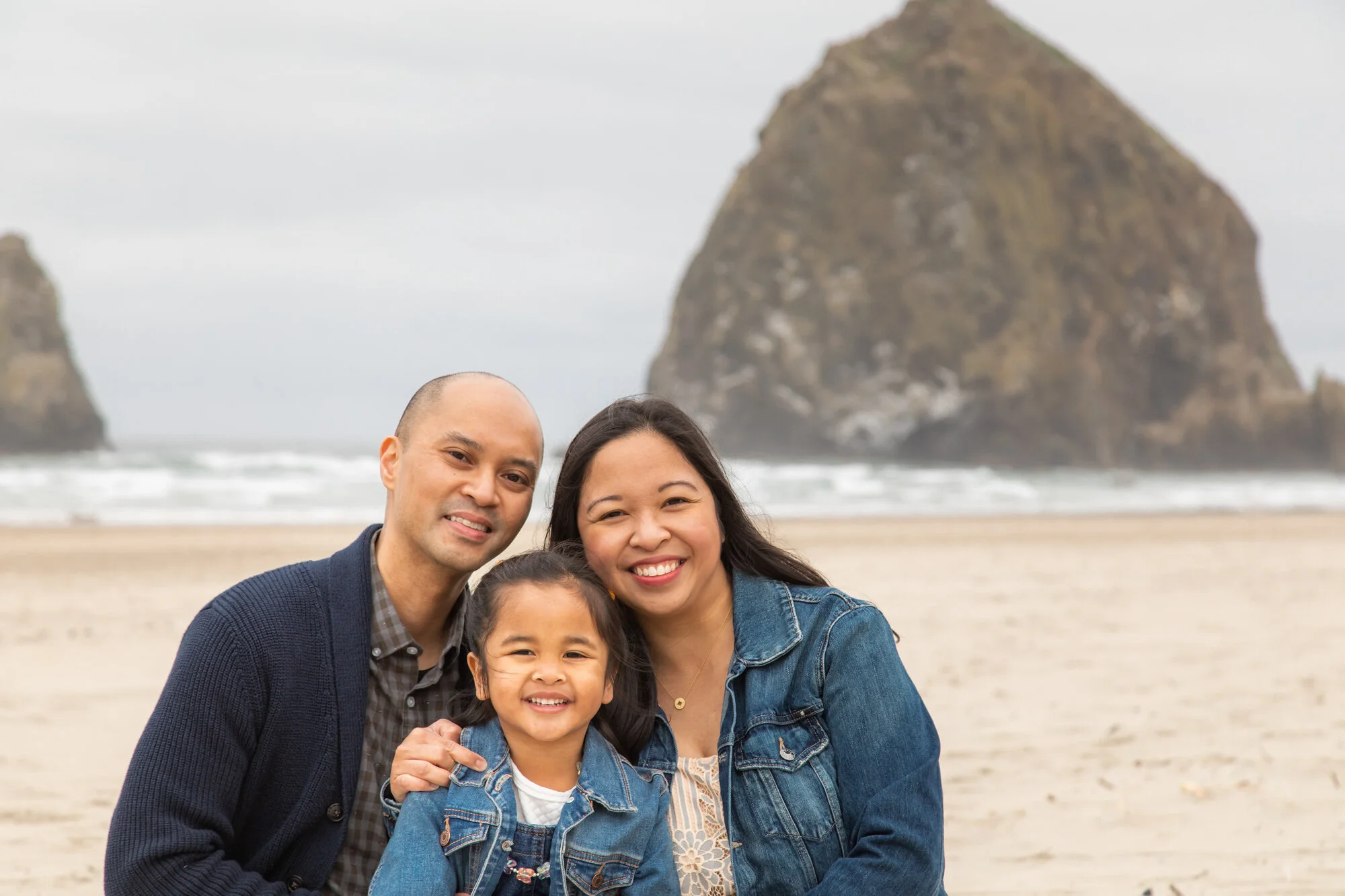 CannonBeach-Family-PhotoSesession-HaystackRock-DanRice21_059.jpg
