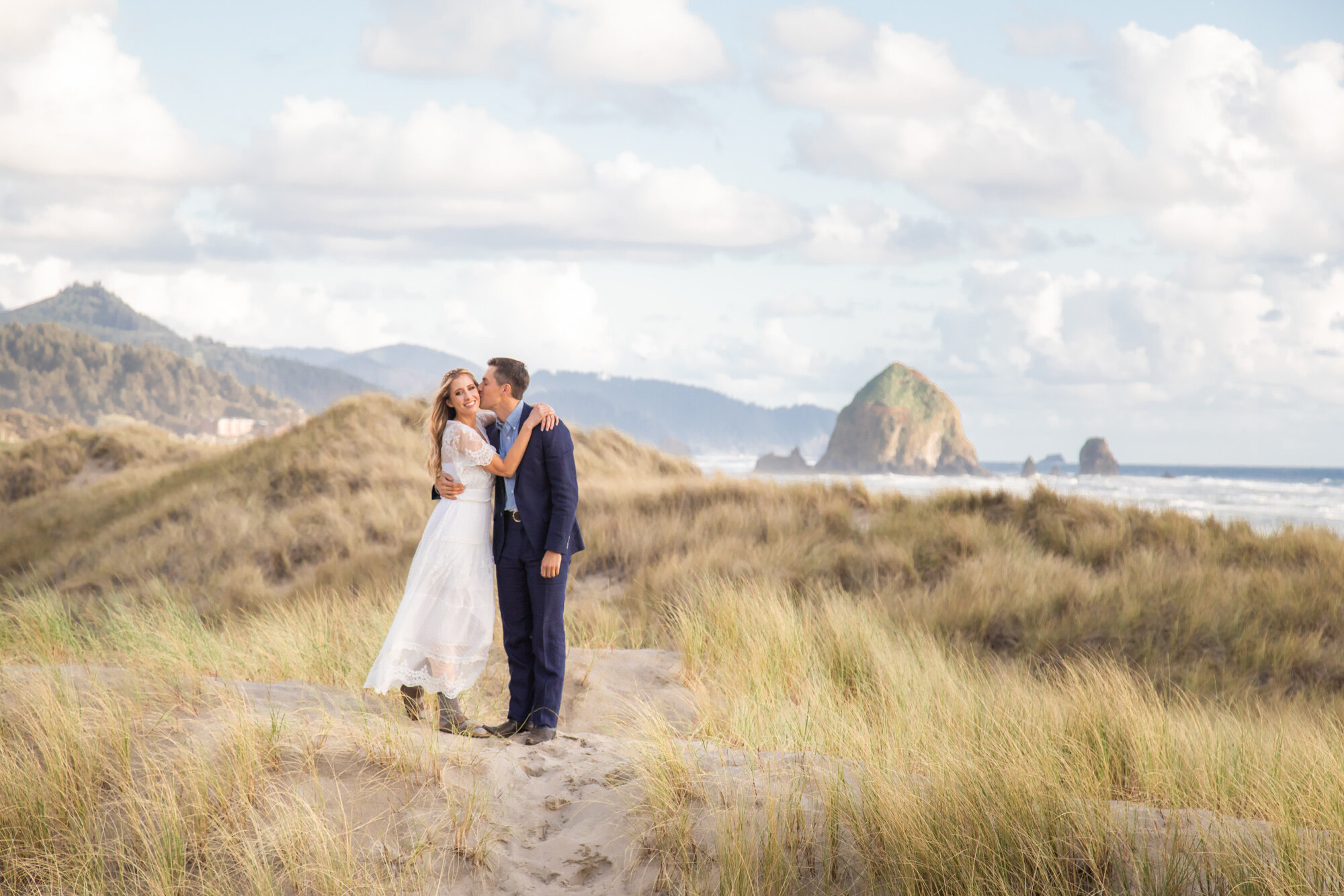 OregonCoastElopement-CannonBeach-HugPoint-DanRice21_002.jpg